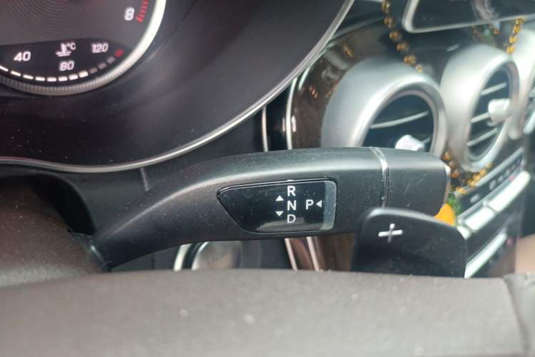 Used Mercedes-Benz GLC 2018 GLC 260 4MATIC Luxury Model Gear Lever