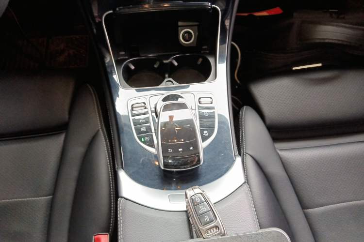 Used Mercedes-Benz GLC 2018 Facelift GLC 200 4MATIC Gear Lever
