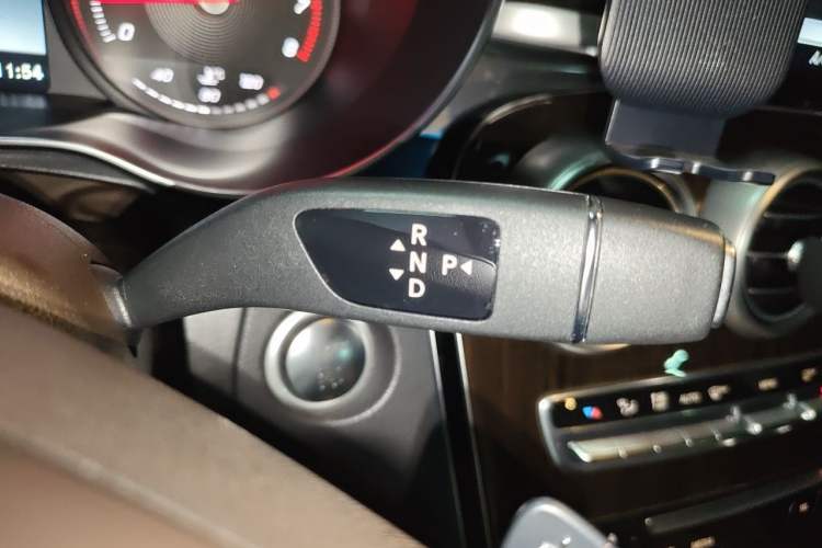 Used Mercedes-Benz GLC 2018 GLC 260 4MATIC Luxury Model Gear Lever