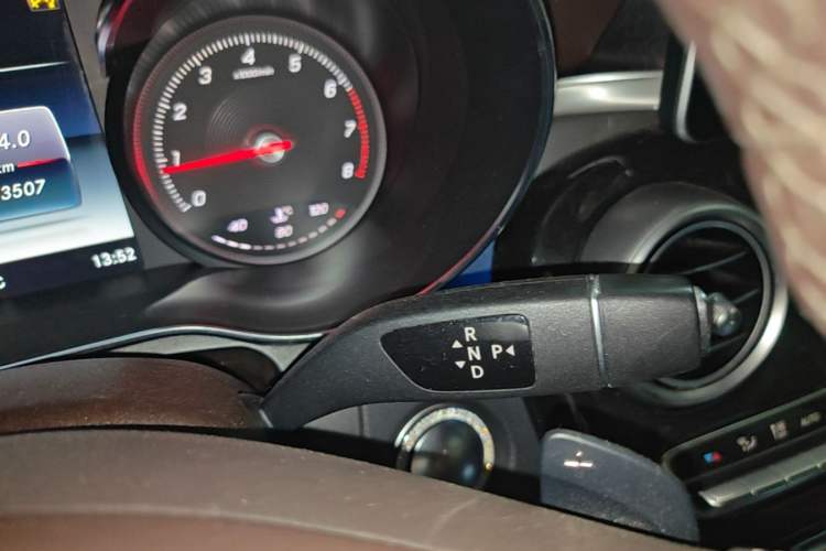 Used Mercedes-Benz GLC 2018 Facelift GLC 200 4MATIC Gear Lever