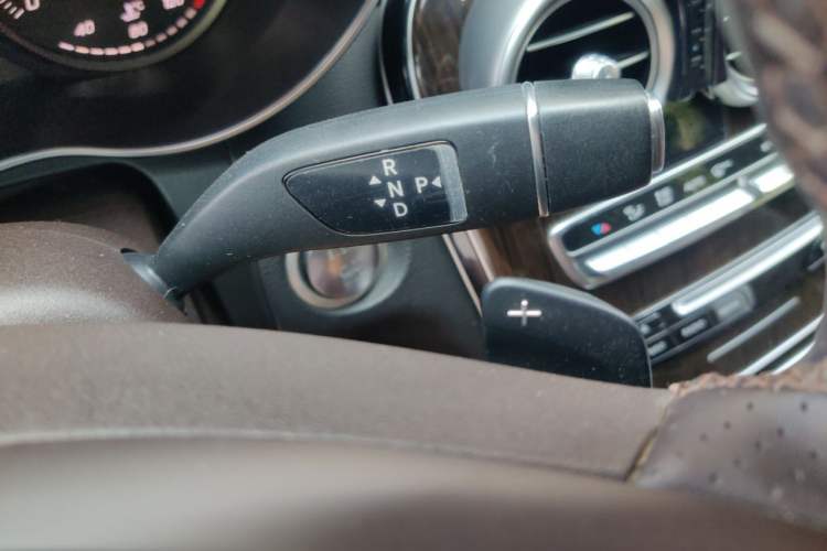 Used Mercedes-Benz GLC 2018 GLC 260 4MATIC Dynamic Edition Gear Lever