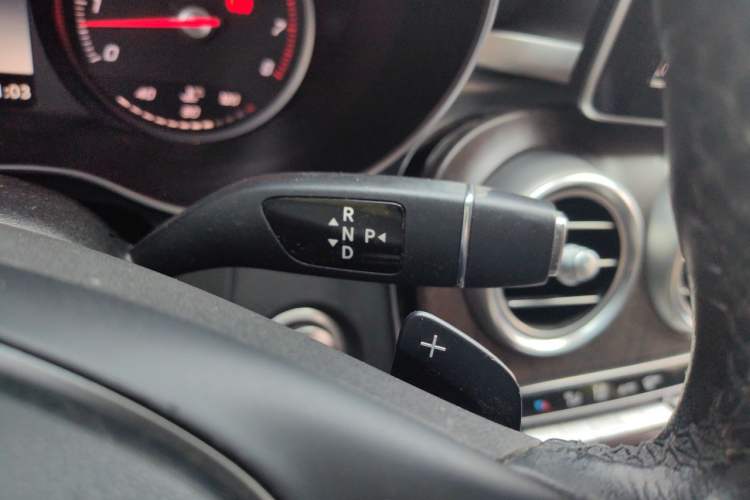 Used Mercedes-Benz GLC 2018 GLC 260 4MATIC Luxury Model Gear Lever
