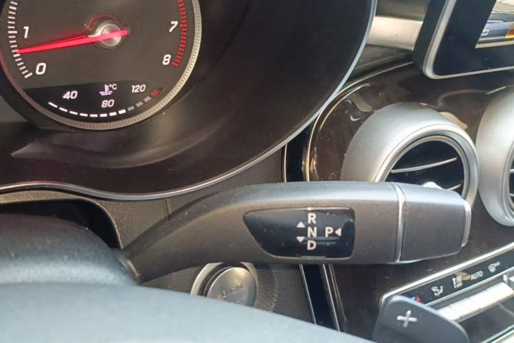 Used Mercedes-Benz GLC 2018 Facelifted GLC 260 4MATIC Dynamic Edition Gear Lever