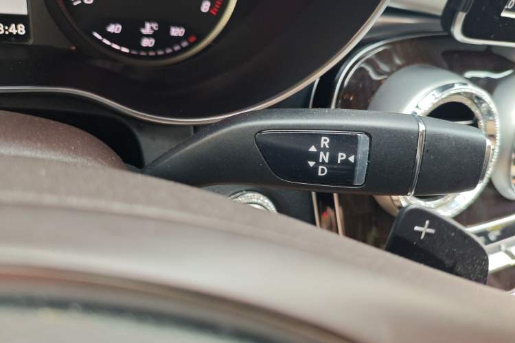 Used Mercedes-Benz GLC 2018 GLC 260 4MATIC Luxury Model Gear Lever