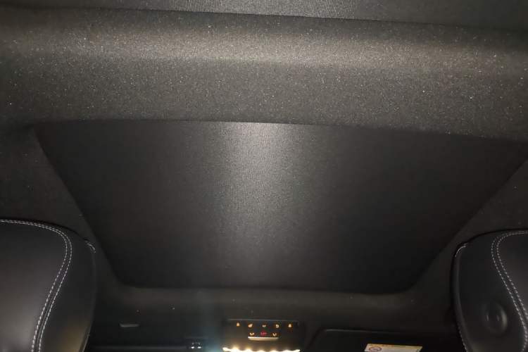 Used Mercedes-Benz GLC 2018 GLC 260 4MATIC Luxury Model Headliner