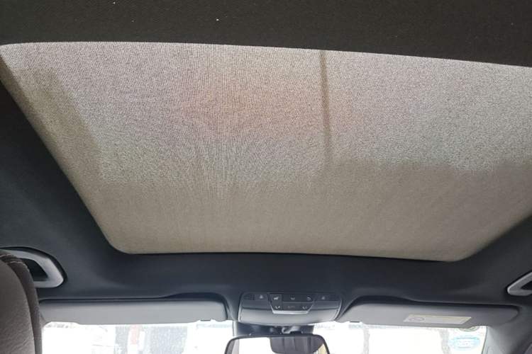 Used Mercedes-Benz GLC 2018 GLC 260 4MATIC Luxury Model Headliner