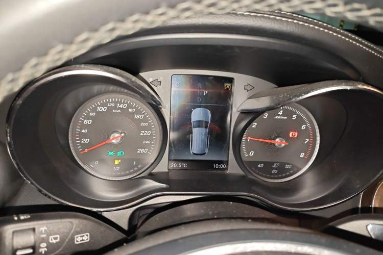 Used Mercedes-Benz GLC 2018 Refreshed GLC 300 4MATIC Dynamic Edition Instrument Cluster