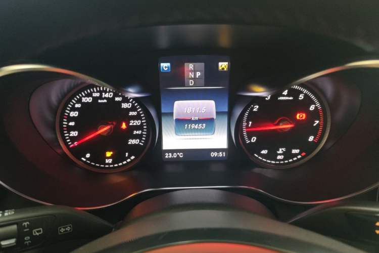Used Mercedes-Benz GLC 2018 Facelift GLC 260 4MATIC Luxury Edition Instrument Cluster