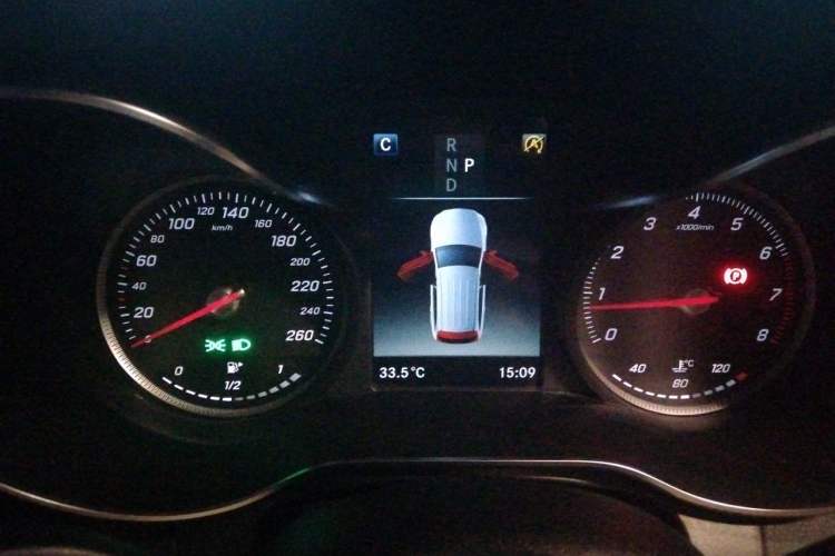 Used Mercedes-Benz GLC 2018 Facelifted GLC 260 4MATIC Dynamic Edition Instrument Cluster