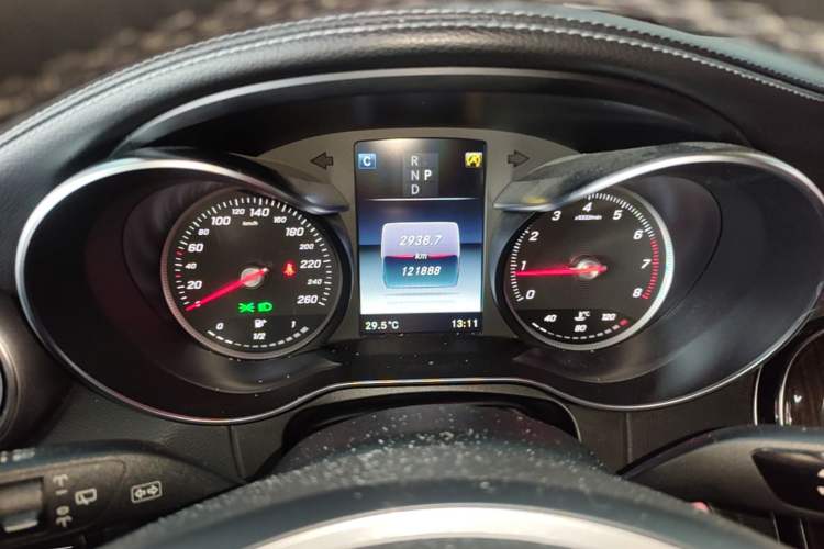 Used Mercedes-Benz GLC 2018 Facelift GLC 260 4MATIC Luxury Edition Instrument Cluster