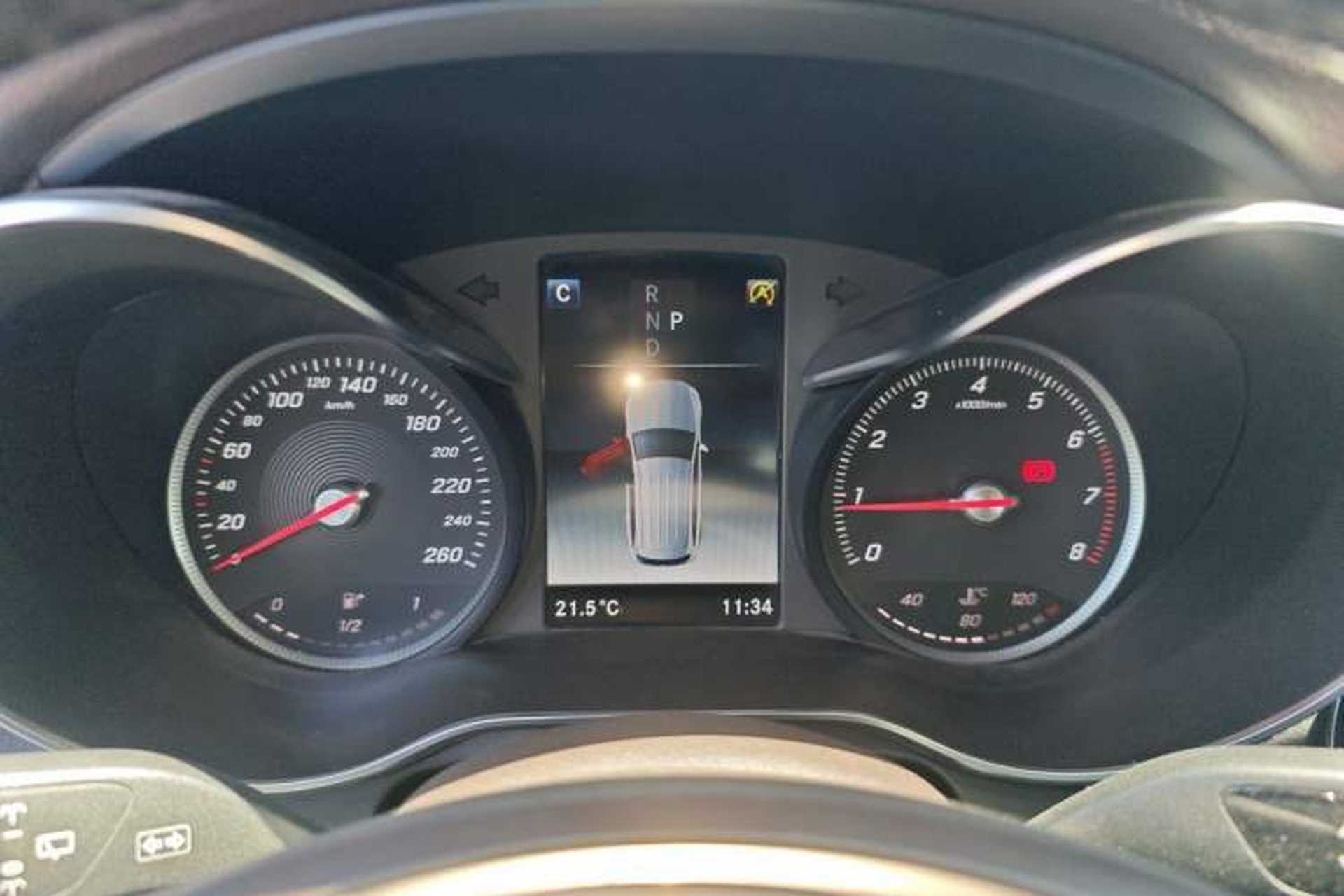 Used Mercedes-Benz GLC 2018 GLC 260 4MATIC Luxury Model Instrument Cluster