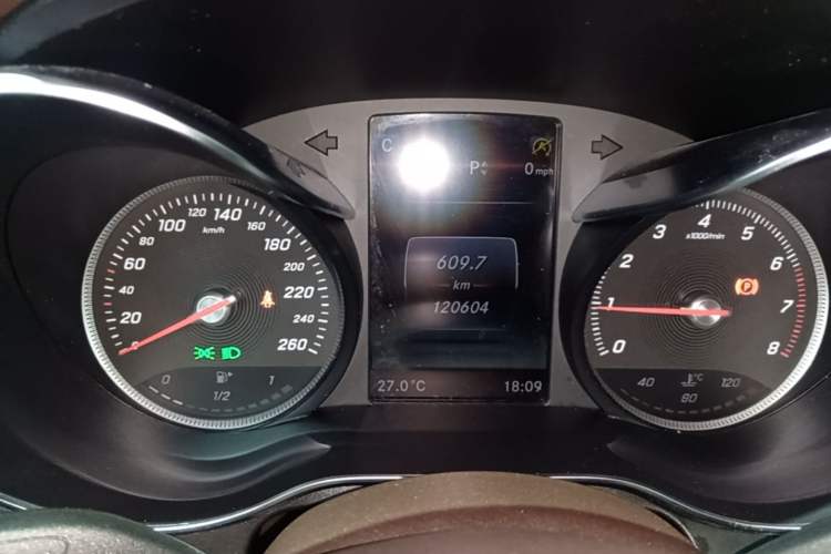 Used Mercedes-Benz GLC 2018 Facelift GLC 260 4MATIC Luxury Edition Instrument Cluster