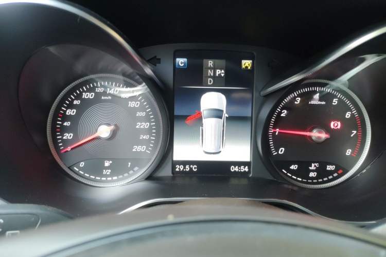 Used Mercedes-Benz GLC 2018 Facelift GLC 260 4MATIC Luxury Edition Instrument Cluster
