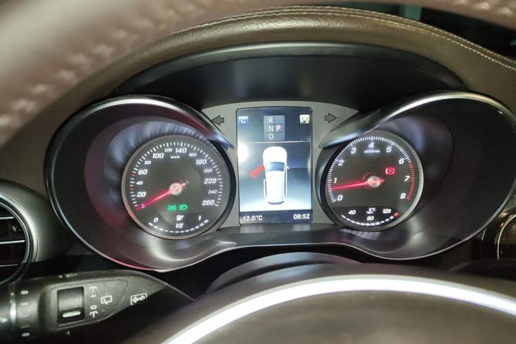 Used Mercedes-Benz GLC 2018 Facelift GLC 260 4MATIC Luxury Edition Instrument Cluster