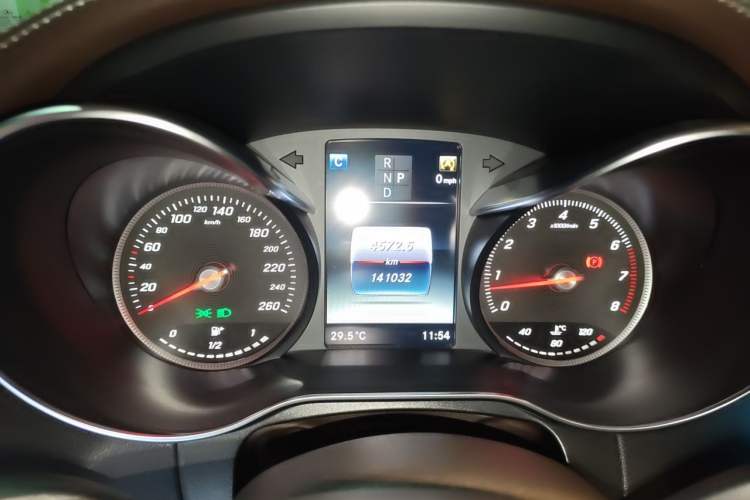Used Mercedes-Benz GLC 2018 GLC 260 4MATIC Luxury Model Instrument Cluster
