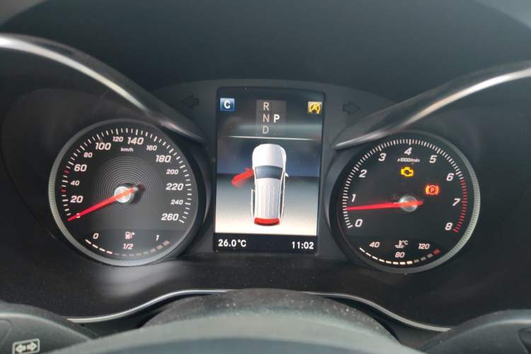 Used Mercedes-Benz GLC 2018 GLC 260 4MATIC Luxury Model Instrument Cluster