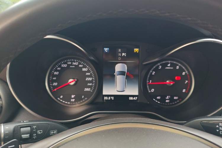 Used Mercedes-Benz GLC 2018 GLC 260 4MATIC Luxury Model Instrument Cluster