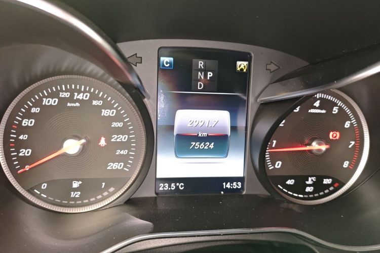 Used Mercedes-Benz GLC 2018 GLC 260 4MATIC Luxury Model Instrument Cluster
