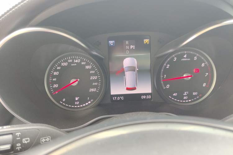 Used Mercedes-Benz GLC 2018 Facelift GLC 260 4MATIC Luxury Edition Instrument Cluster