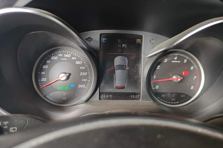 Used Mercedes-Benz GLC 2018 GLC 260 4MATIC Luxury Model Instrument Cluster