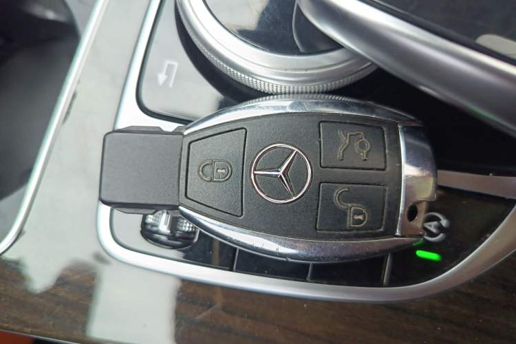 Used Mercedes-Benz GLC 2018 Facelifted GLC 260 4MATIC Dynamic Edition Interior 1