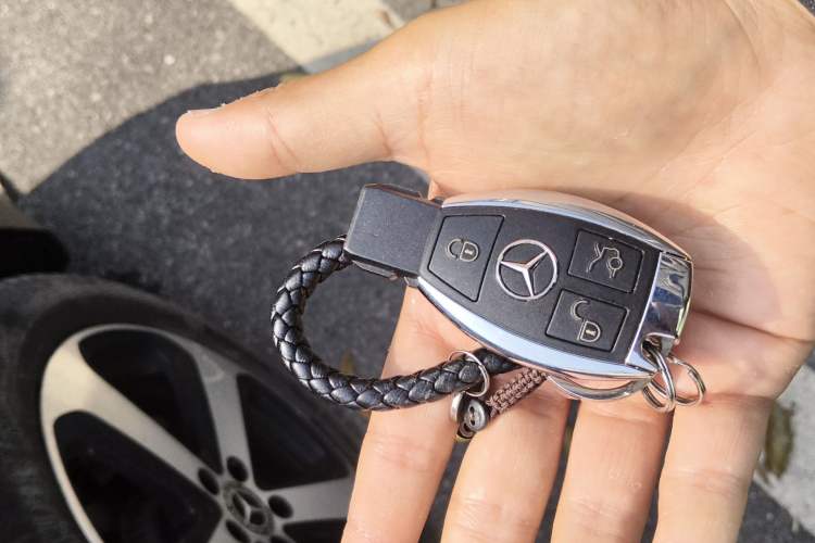Used Mercedes-Benz GLC 2018 GLC 260 4MATIC Luxury Model Interior 1