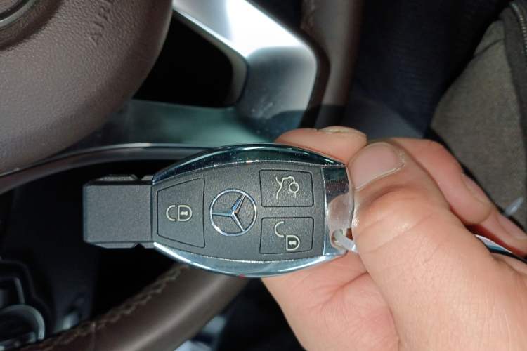 Used Mercedes-Benz GLC 2018 Refreshed GLC 300 4MATIC Dynamic Edition Interior 1
