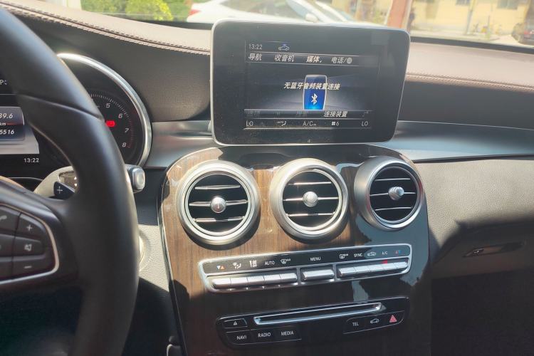 Used Mercedes-Benz GLC 2018 GLC 260 4MATIC Dynamic Edition Interior 2