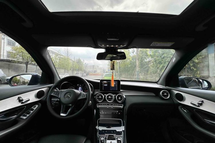 Used Mercedes-Benz GLC 2018 Facelift GLC 200 4MATIC Interior 4