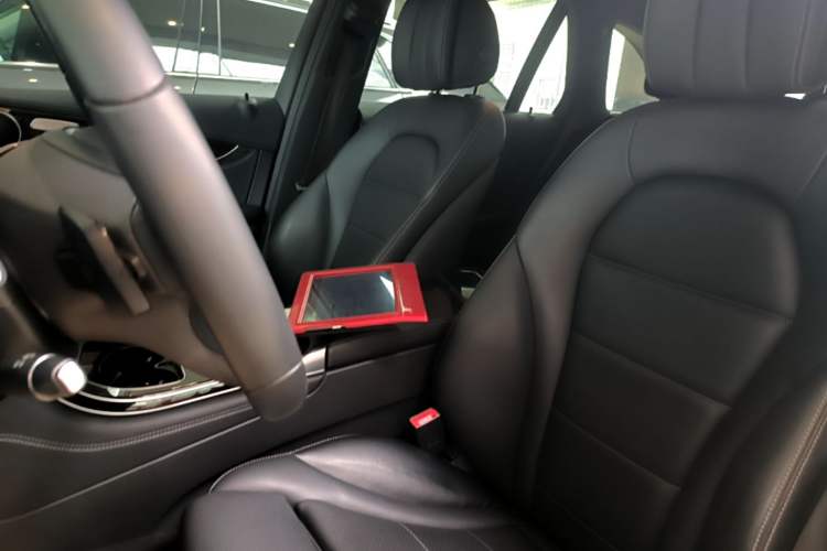 Used Mercedes-Benz GLC 2018 GLC 260 4MATIC Luxury Model Left Front Seat