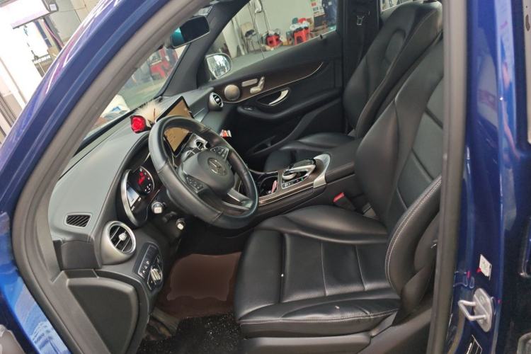 Used Mercedes-Benz GLC 2018 Refreshed GLC 300 4MATIC Dynamic Edition Left Front Seat