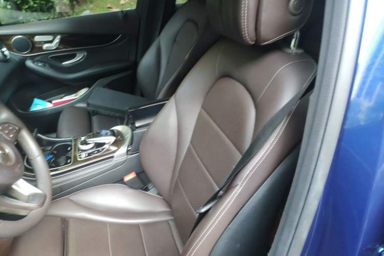 Used Mercedes-Benz GLC 2018 Facelift GLC 260 4MATIC Luxury Edition Left Front Seat