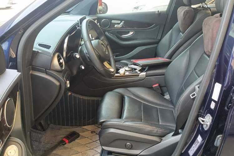 Used Mercedes-Benz GLC 2018 Facelifted GLC 260 4MATIC Dynamic Edition Left Front Seat