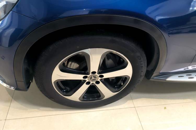 Used Mercedes-Benz GLC 2018 GLC 260 4MATIC Luxury Model Left Front Wheel Hub