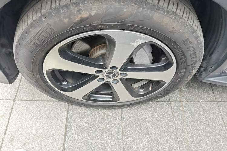 Used Mercedes-Benz GLC 2018 GLC 260 4MATIC Luxury Model Left Front Wheel Hub