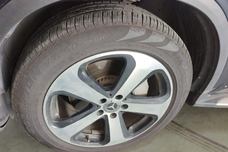 Used Mercedes-Benz GLC 2018 Facelift GLC 260 4MATIC Luxury Edition Left Front Wheel Hub