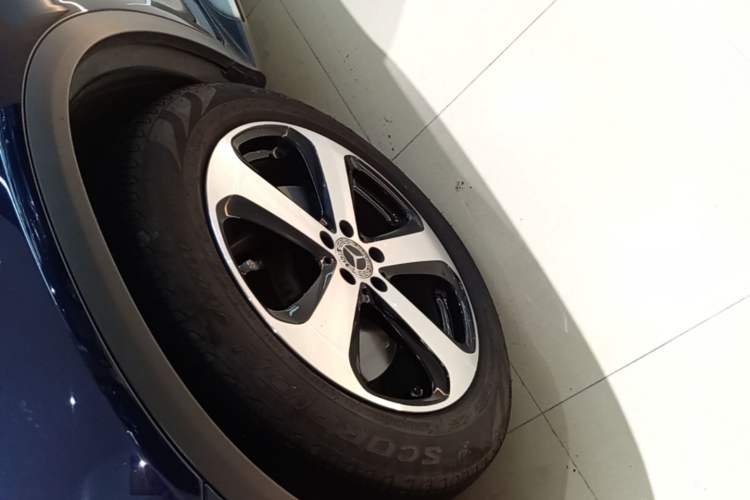 Used Mercedes-Benz GLC 2018 Facelift GLC 260 4MATIC Luxury Edition Left Front Wheel Hub