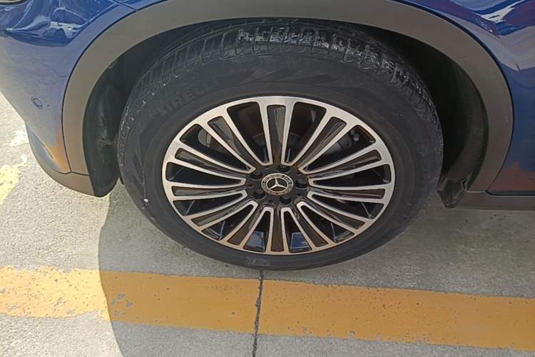 Used Mercedes-Benz GLC 2018 GLC 200 4MATIC Left Front Wheel Hub