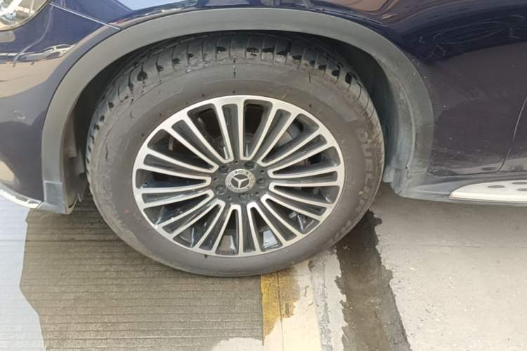 Used Mercedes-Benz GLC 2018 Facelifted GLC 260 4MATIC Dynamic Edition Left Front Wheel Hub