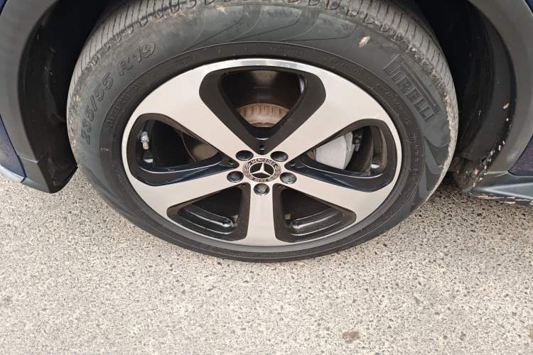 Used Mercedes-Benz GLC 2018 GLC 260 4MATIC Luxury Model Left Front Wheel Hub