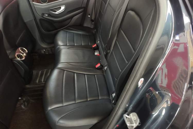 Used Mercedes-Benz GLC 2018 Facelift GLC 260 4MATIC Luxury Edition Left Rear Seat