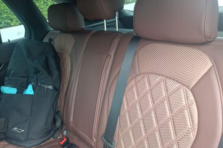 Used Mercedes-Benz GLC 2018 GLC 260 4MATIC Luxury Model Left Rear Seat