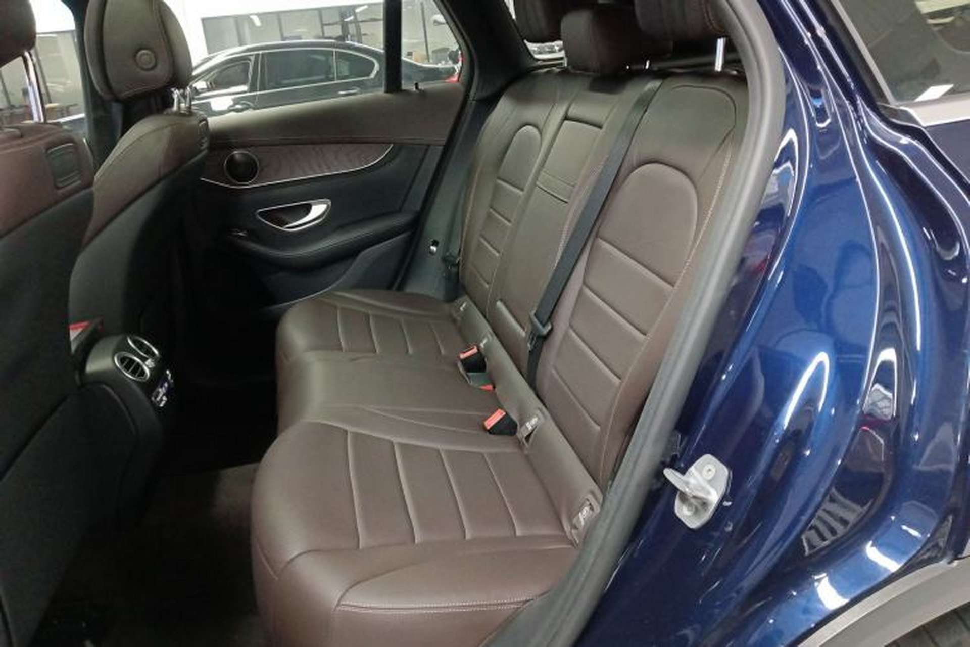 Used Mercedes-Benz GLC 2018 Refreshed GLC 300 4MATIC Dynamic Edition Left Rear Seat