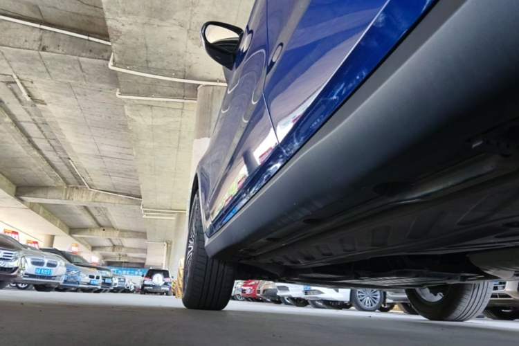 Used Mercedes-Benz GLC 2018 GLC 260 4MATIC Dynamic Edition Left Side Sill