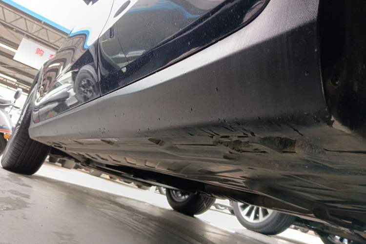 Used Mercedes-Benz GLC 2018 Facelift GLC 200 4MATIC Left Side Sill