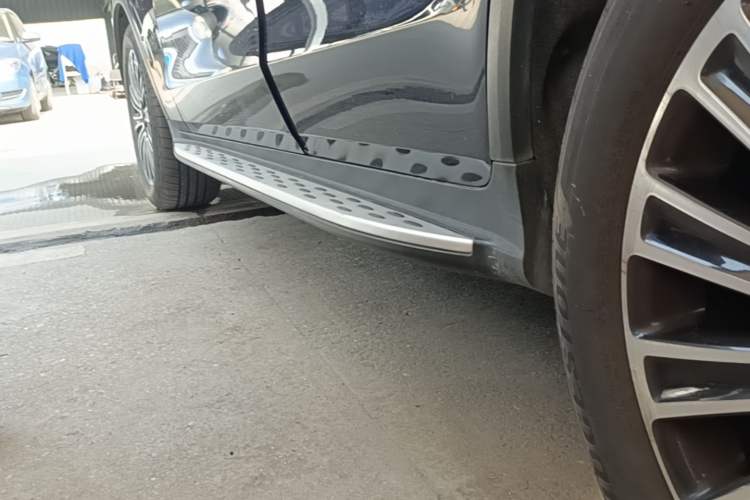 Used Mercedes-Benz GLC 2018 Facelifted GLC 260 4MATIC Dynamic Edition Left Side Sill