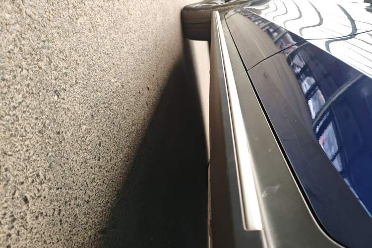 Used Mercedes-Benz GLC 2018 GLC 260 4MATIC Luxury Model Left Side Sill