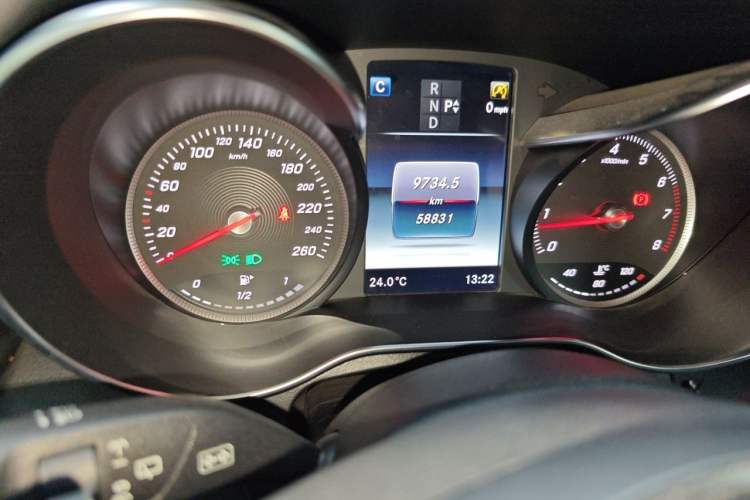 Used Mercedes-Benz GLC 2018 Refreshed GLC 300 4MATIC Dynamic Edition Odometer Close Up