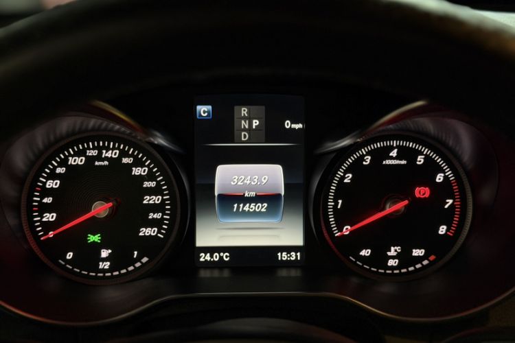 Used Mercedes-Benz GLC 2018 GLC 260 4MATIC Dynamic Edition Odometer Close Up