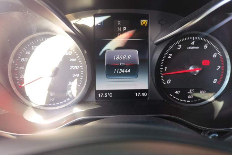 Used Mercedes-Benz GLC 2018 GLC 260 4MATIC Dynamic Edition Odometer Close Up